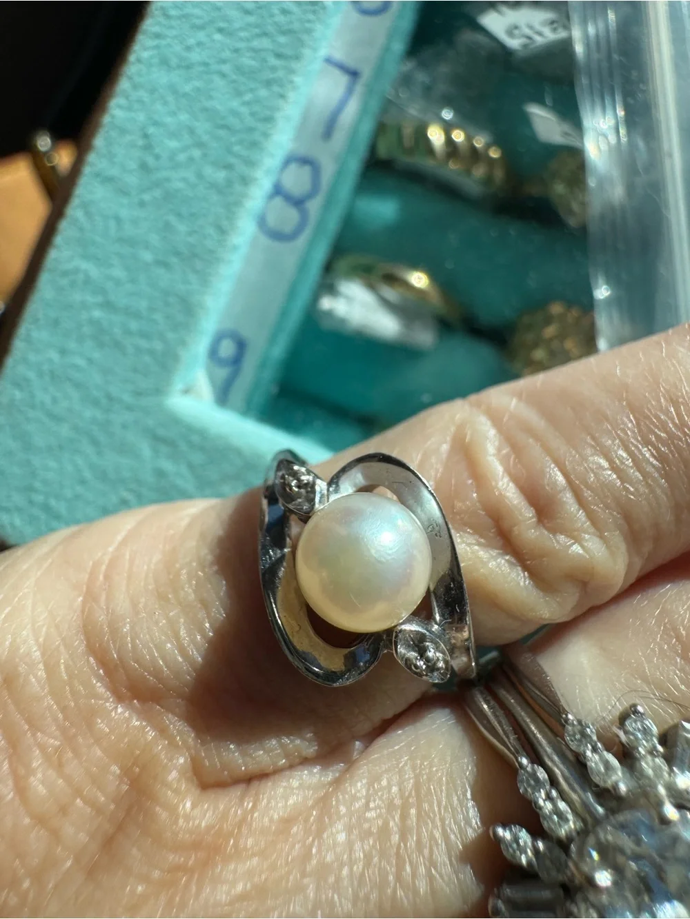 10k white gold Classic White Pearl Ring with diamonds - Women's Jewelry size 6.5